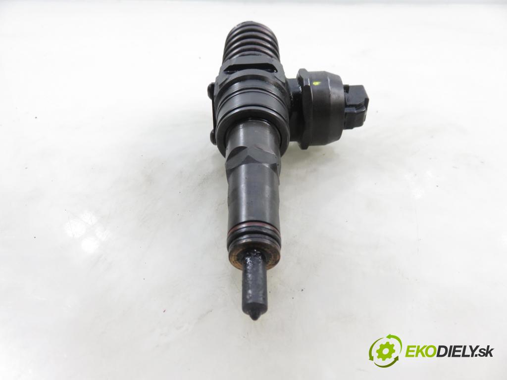 VW TRANSPORTER V Skrzynia (7HA, 7HH, 7EA, 7EH) FURGON 2005 77,00 1.9 TDI PD 105 - AXB 1896,00 Vstrekovač 038130073AG ; 0414720215 (Vstrekovač paliva)