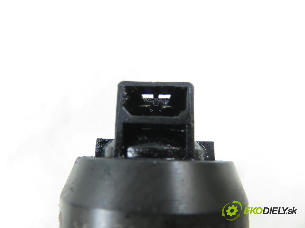 VW TRANSPORTER V Skrzynia (7HA, 7HH, 7EA, 7EH) FURGON 2005 77,00 1.9 TDI PD 105 - AXB 1896,00 Vstrekovač 038130073AG ; 0414720215 (Vstrekovač paliva)