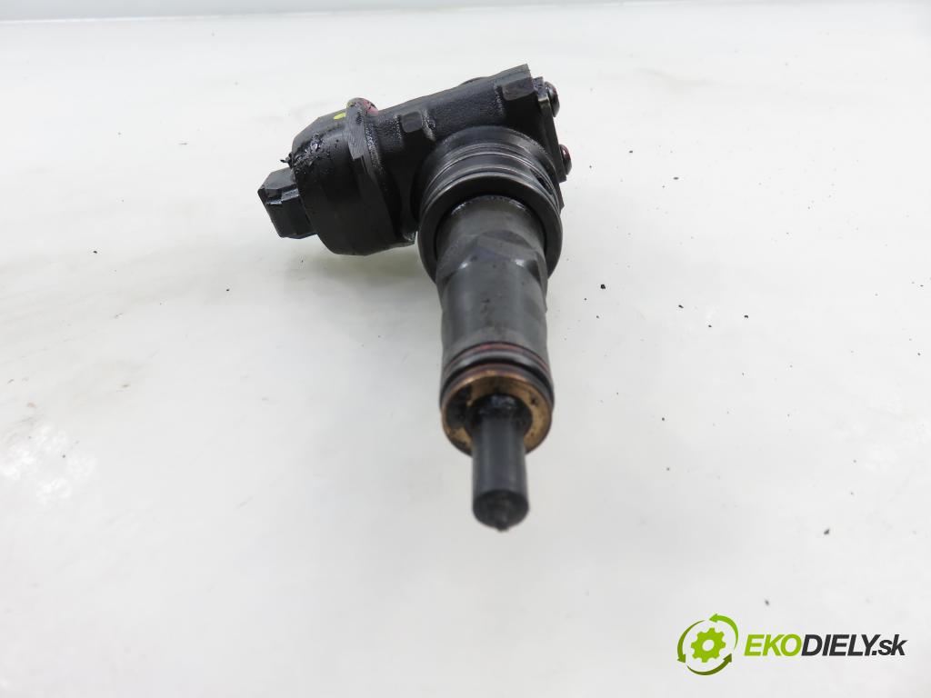 VW TRANSPORTER V Skrzynia (7HA, 7HH, 7EA, 7EH) FURGON 2005 77,00 1.9 TDI PD 105 - AXB 1896,00 Vstrekovač 038130073AG ; 0414720215 (Vstrekovač paliva)