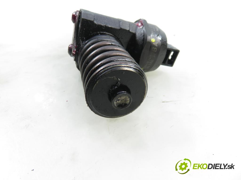 VW TRANSPORTER V Skrzynia (7HA, 7HH, 7EA, 7EH) FURGON 2005 77,00 1.9 TDI PD 105 - AXB 1896,00 Vstrekovač 038130073AG ; 0414720215 (Vstrekovač paliva)