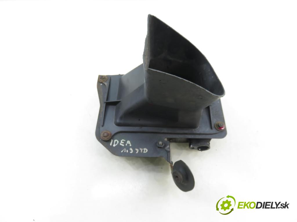 FIAT IDEA (350_) HB 2004 74,00 1.9 JTD - 188 B2.000 1910,00 chladič oleja 
