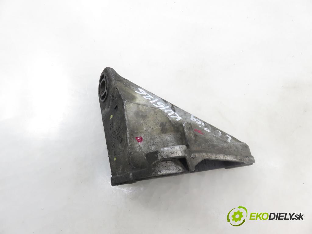 VW PASSAT B5 Variant (3B5) KOMBI 2000 85,00 1.9 TDI - ATJ 1896,00 uchycení převodovky 8D0399113AS