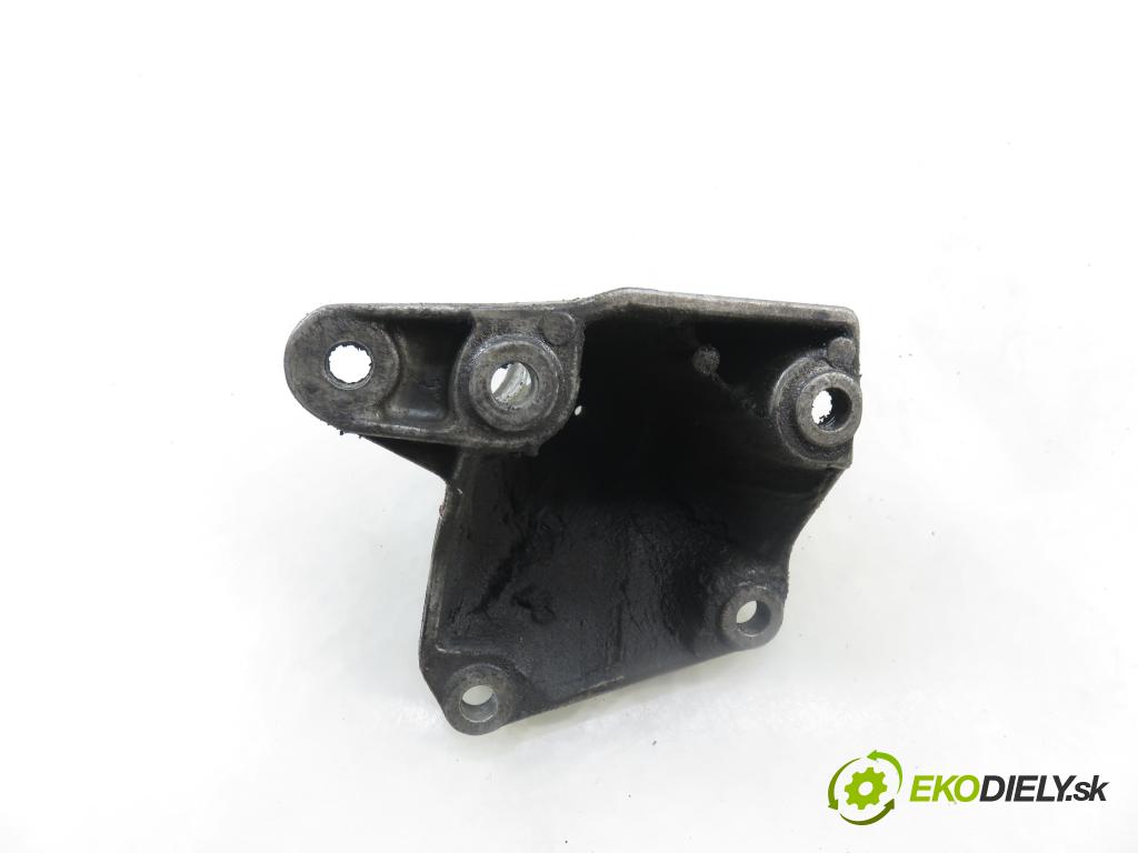 VW PASSAT B5 Variant (3B5) KOMBI 2000 85,00 1.9 TDI - ATJ 1896,00 uchycení převodovky 8D0399108AN