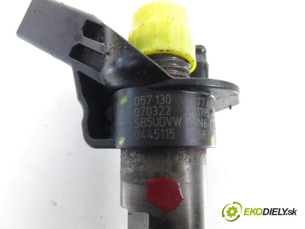 AUDI A5 (8T3) COUPE 2007 176,00 3.0 TDI quattro - CAPA 2967,00 vstrekovač 057130277AG ; 0445115058 (Vstrekovač paliva)