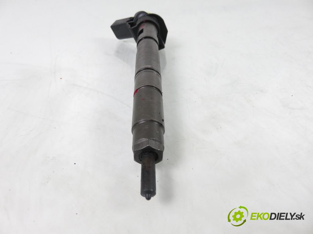 AUDI A5 (8T3) COUPE 2007 176,00 3.0 TDI quattro - CAPA 2967,00 vstrekovač 057130277AG ; 0445115058 (Vstrekovač paliva)