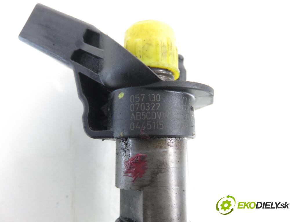 AUDI A5 (8T3) COUPE 2007 176,00 3.0 TDI quattro - CAPA 2967,00 vstrekovač 057130277AG ; 0445115058 (Vstrekovač paliva)