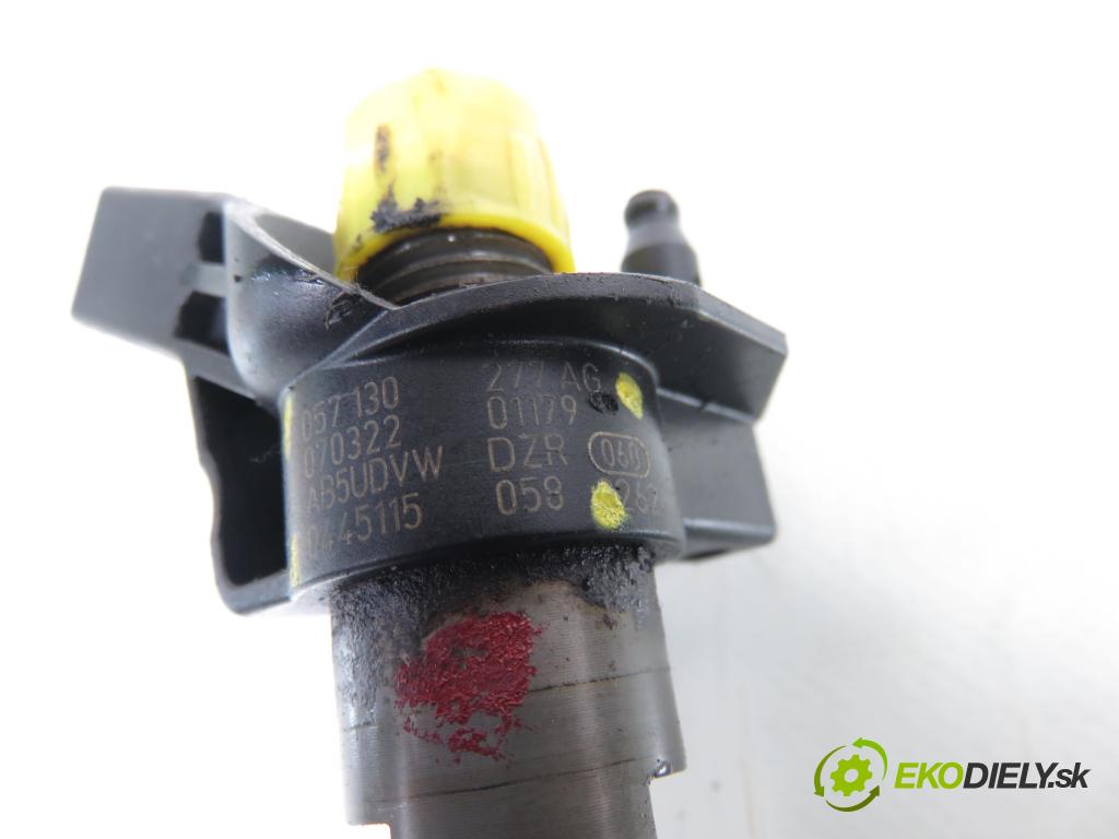 AUDI A5 (8T3) COUPE 2007 176,00 3.0 TDI quattro - CAPA 2967,00 vstrekovač 057130277AG ; 0445115058 (Vstrekovač paliva)