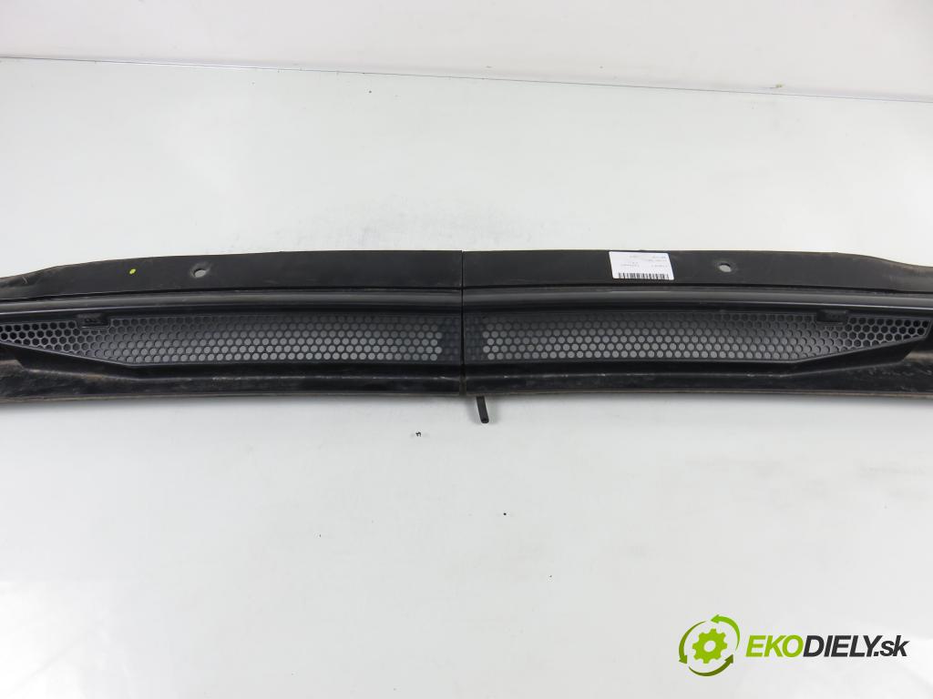 CITROEN C4 Picasso I (UD_) MINIVAN 2010 80,00 1.6 HDi 16V 109 - 9HZ 1560,00 Torpédo, plast pod čelné okno 9687793577 ; 9687792077 (Torpédo (plast pod čelným sklom))