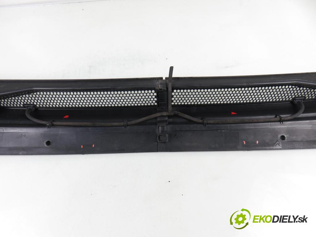 CITROEN C4 Picasso I (UD_) MINIVAN 2010 80,00 1.6 HDi 16V 109 - 9HZ 1560,00 Torpédo, plast pod čelné okno 9687793577 ; 9687792077 (Torpédo (plast pod čelným sklom))