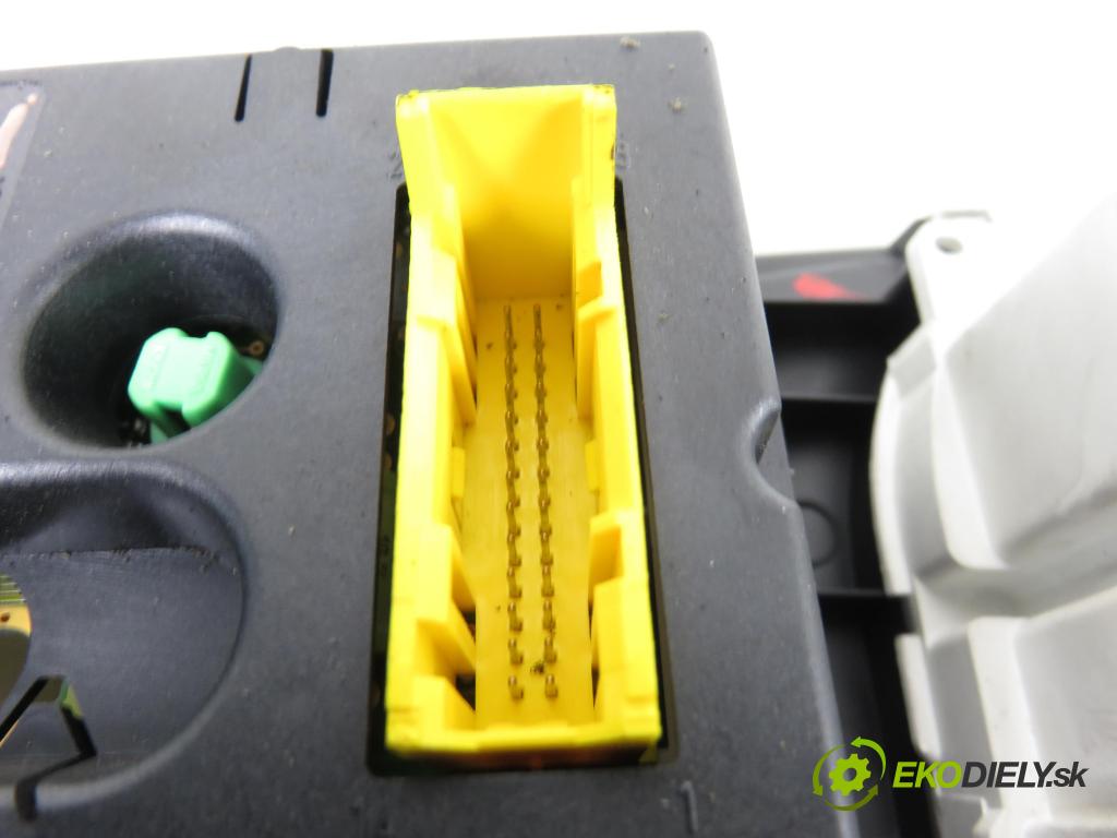 OPEL VECTRA B (J96) SEDAN 1996 74,00 1.6 16V 100 1598,00 prístrojovka elektrický 90569783KH ; 110008731003