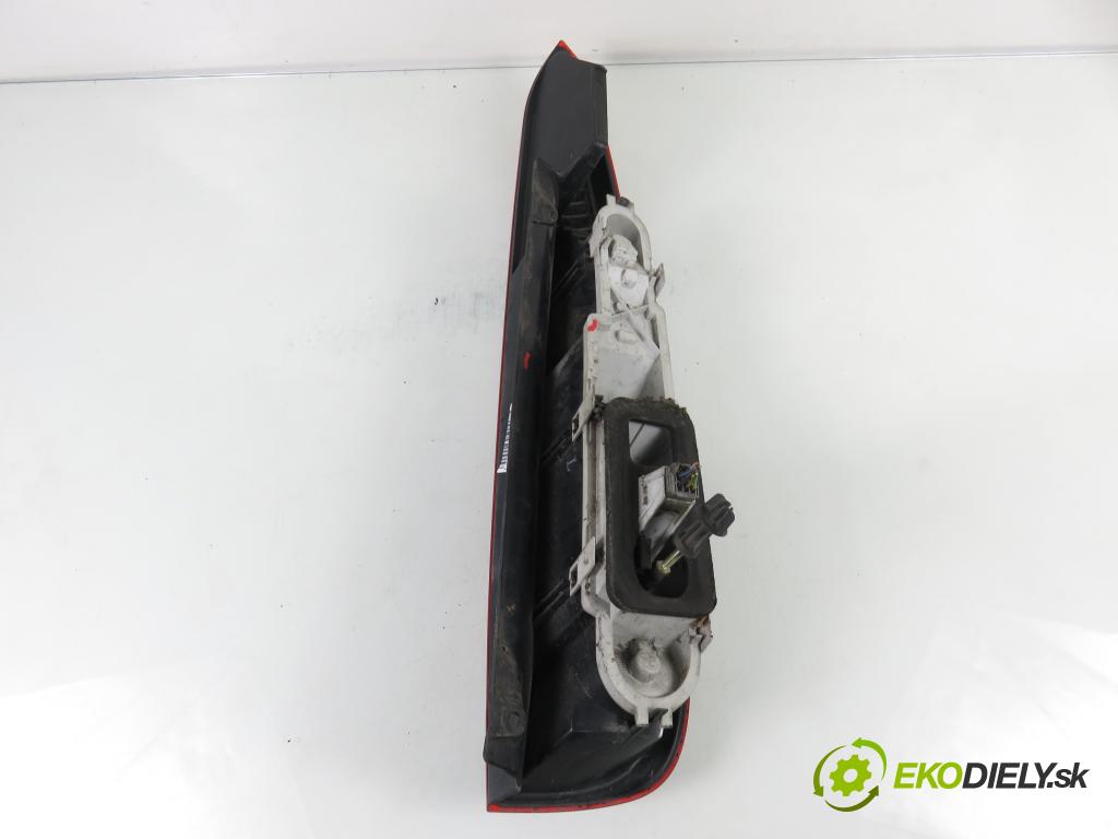 FORD FUSION (JU_) HB 2006 66,00 1.6 TDCi - HHJA 1560,00 světlo levé zadní