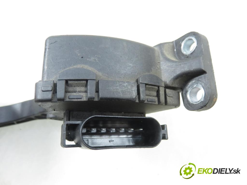 FORD FOCUS II (DA_, HCP) HB 2005 74,00 1.6 - SHDC 1596,00 Potenciometer plynu 4M519F836AH (Potenciometer plynového pedálu)