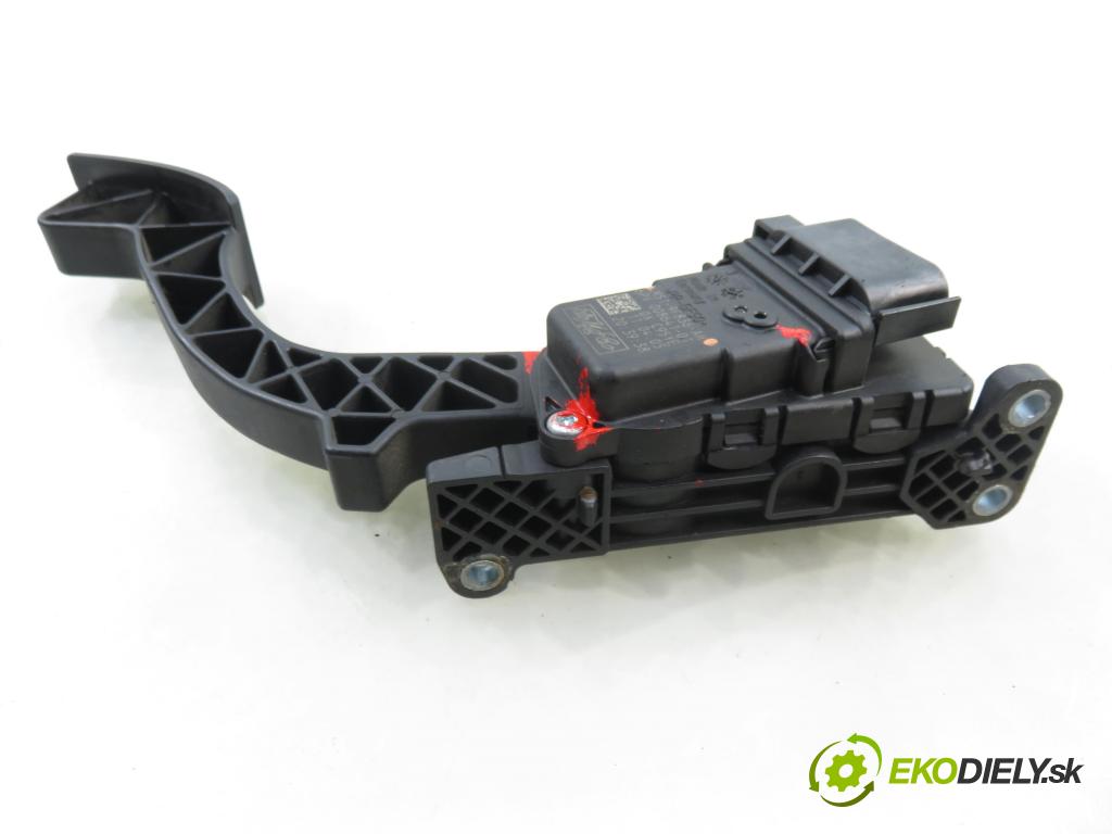 FORD FOCUS II (DA_, HCP) HB 2005 74,00 1.6 - SHDC 1596,00 Potenciometer plynu 4M519F836AH (Potenciometer plynového pedálu)