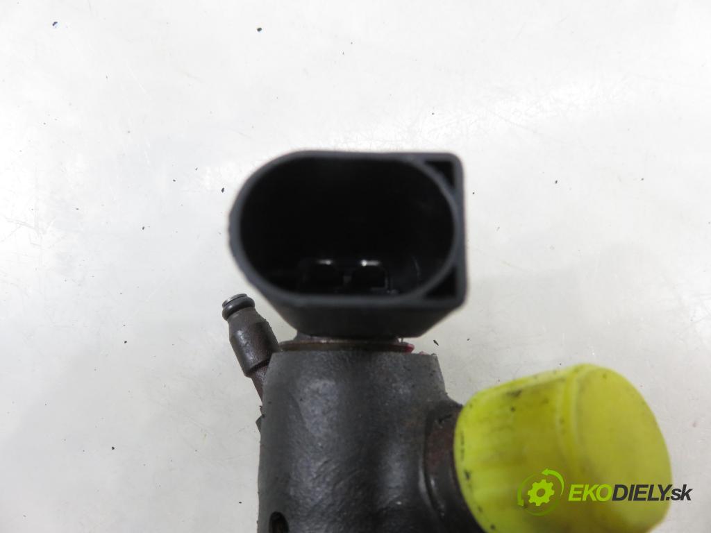 VW GOLF VII Variant (BA5, BV5) KOMBI 2019 850,00 1.6 TDI CR 115 - DGTE 1598,00 vstrekovač 04L130277BF ; 28577054 (Vstrekovač paliva)