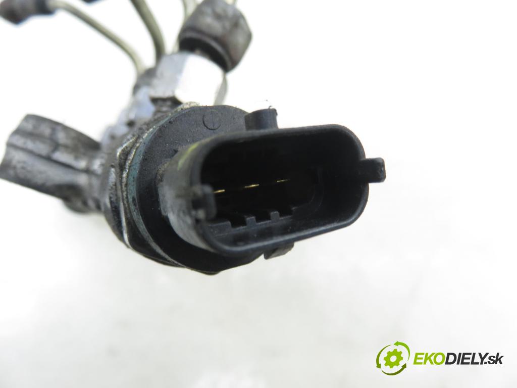 RENAULT MASTER II Skrzynia (FD) FURGON 2007 88,00 2.5 dCi 120 - G9U 650 2464,00 Lišta vstrekovacia 0445214175 ; 8200754773A (Vstrekovacia lišta)