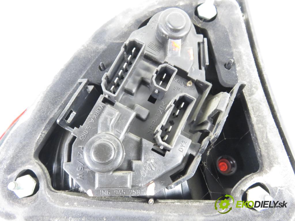 SEAT LEON (1M1) HB 2000 81,00 1.9 TDI - AHF 1896,00 Svetlo pravé zadné 1M6945258