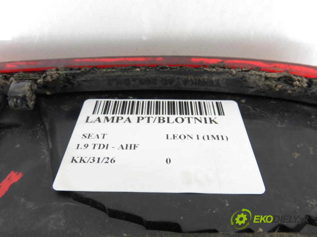 SEAT LEON (1M1) HB 2000 81,00 1.9 TDI - AHF 1896,00 Svetlo pravé zadné 1M6945258