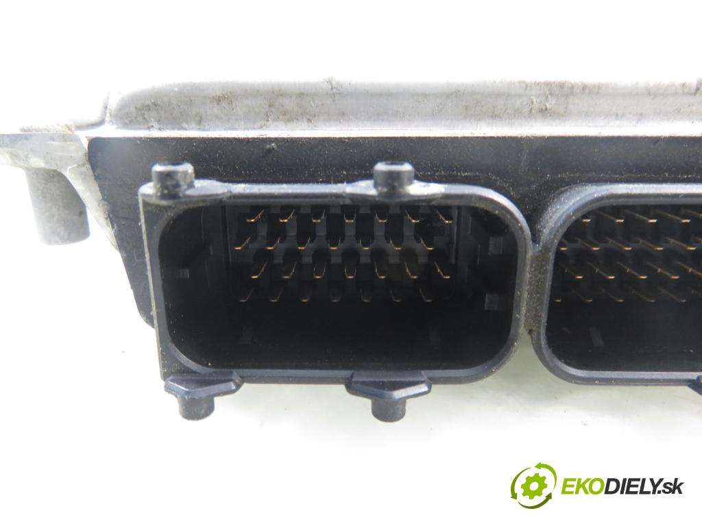 VW POLO (6N2) HB 2000 40,00 1.4 - ANX 1390,00 Riadiaca jednotka Motor 030906032AP ; 0261206751