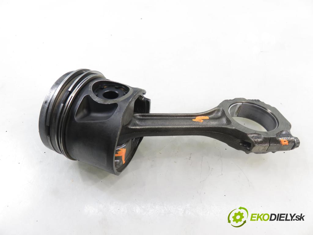 VOLVO 850 Kombi (LW) KOMBI 1997 103,00 2.5 TDI - D 5252 T 2461,00 piest 81L33