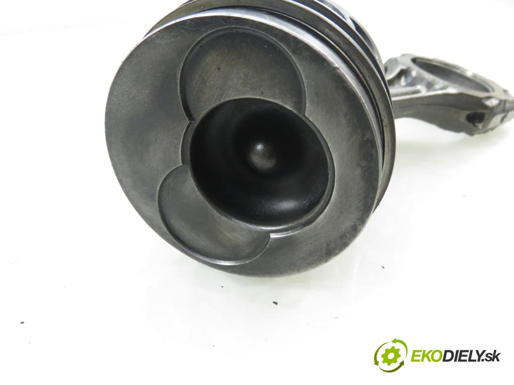 VOLVO 850 Kombi (LW) KOMBI 1997 103,00 2.5 TDI - D 5252 T 2461,00 piest 81L33