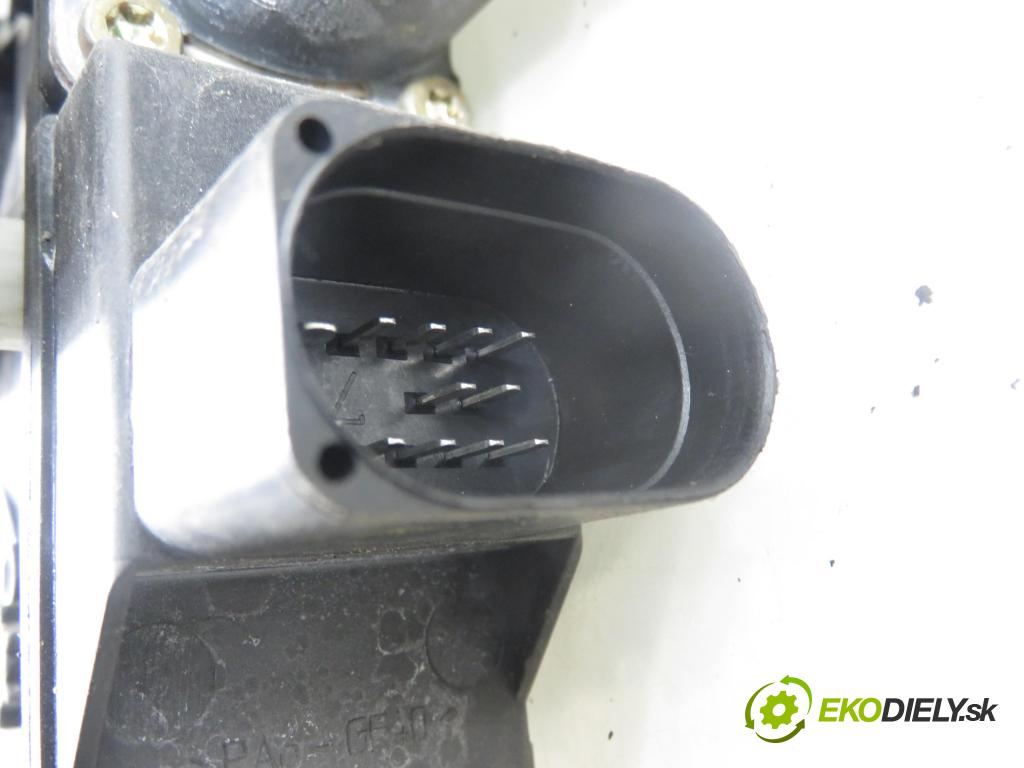 VW POLO (6N2) HB 2000 40,00 1.4 - ANX 1390,00 mechanismus oken PPE 3D 6N3959802C