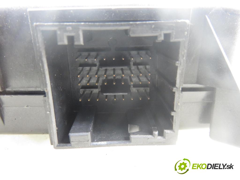 FIAT IDEA (350_) HB 2005 0,00 1.3 D Multijet - 188 A9.000 1248,00 MODUL Dvere 46842371