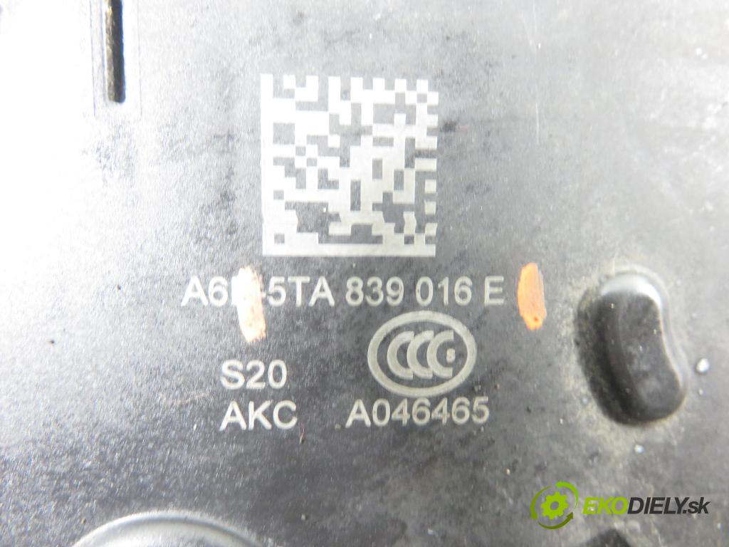 VW GOLF VII Variant (BA5, BV5) KOMBI 2019 850,00 1.6 TDI CR 115 - DGTE 1598,00 zámok PTE 5TA839016E