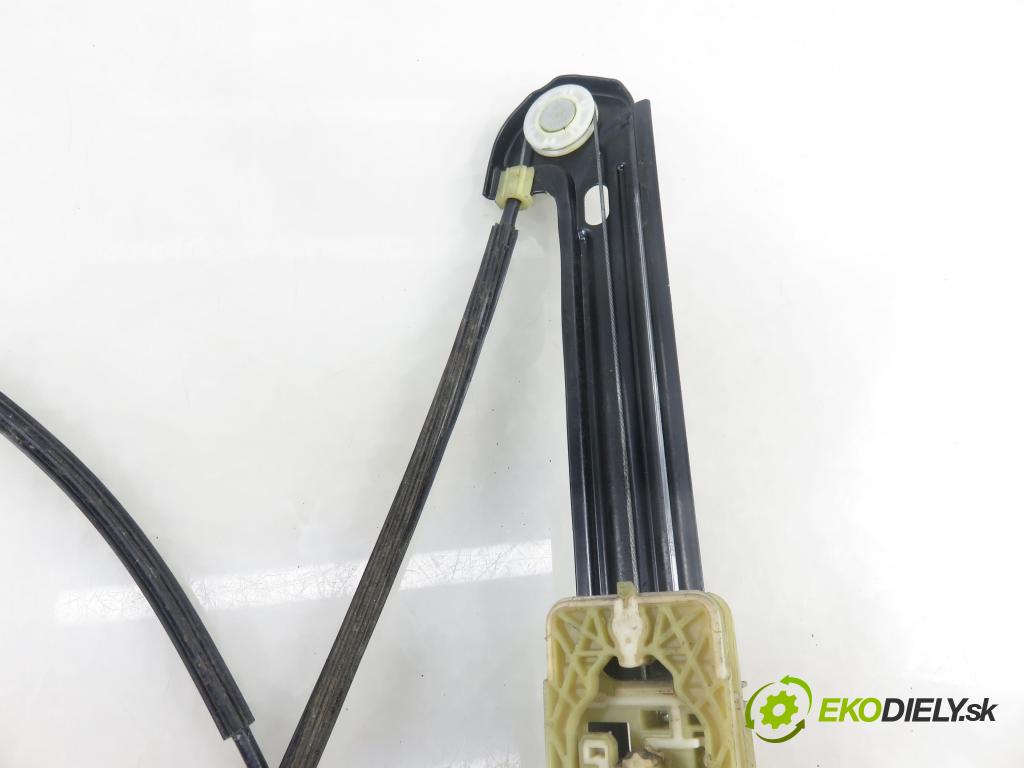 VW GOLF VII Variant (BA5, BV5) KOMBI 2019 850,00 1.6 TDI CR 115 - DGTE 1598,00 mechanismus oken 5G4837461H ; 4K0959801