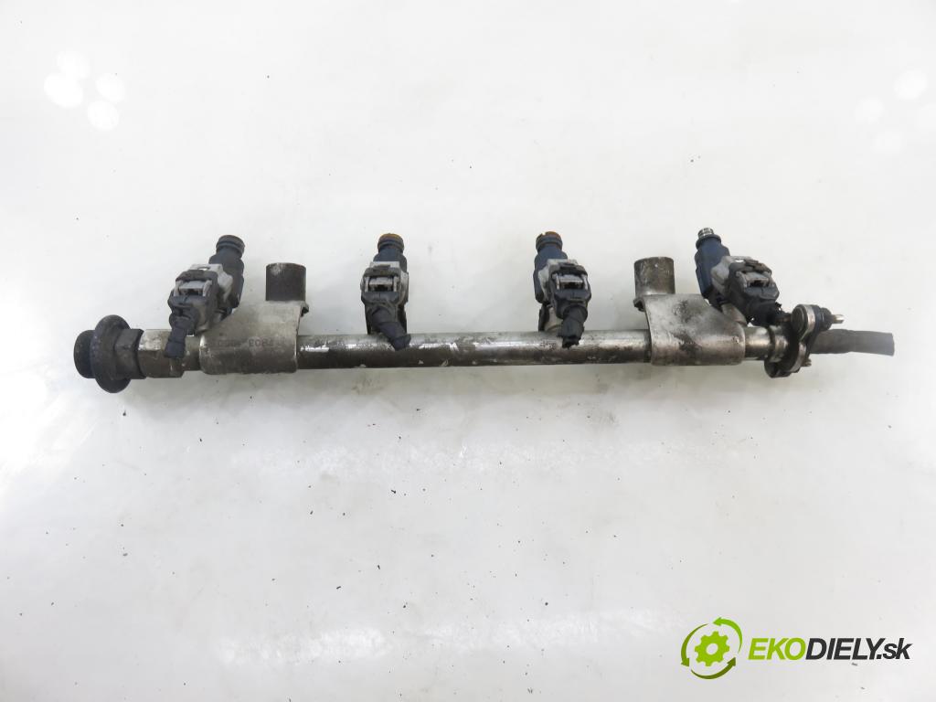 KIA CEE'D liftback (ED) HB 2008 80,00 1.4 16V 109 - G4FA 1396,00 Lišta vstrekovacia  (Vstrekovacia lišta)