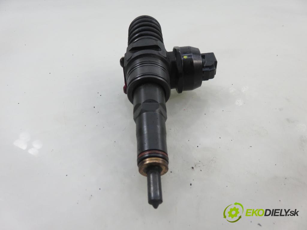 AUDI A4 Avant (8ED, B7) KOMBI 2007 103,00 2.0 TDI - BPW 1968,00 Vstrekovač 038130073BJ ; 0414720229 (Vstrekovač paliva)