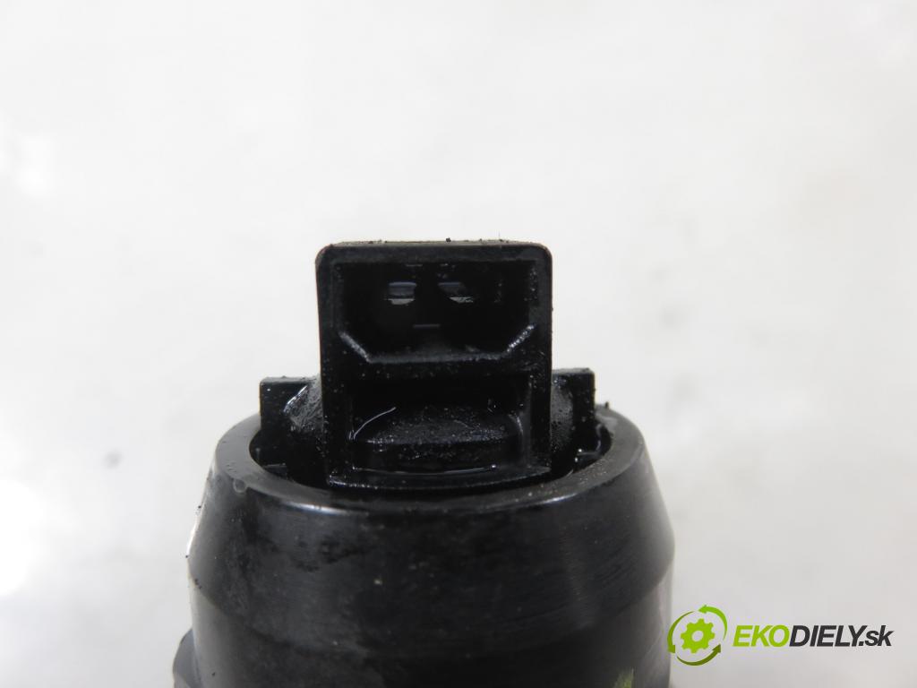 AUDI A4 Avant (8ED, B7) KOMBI 2007 103,00 2.0 TDI - BPW 1968,00 Vstrekovač 038130073BJ ; 0414720229 (Vstrekovač paliva)