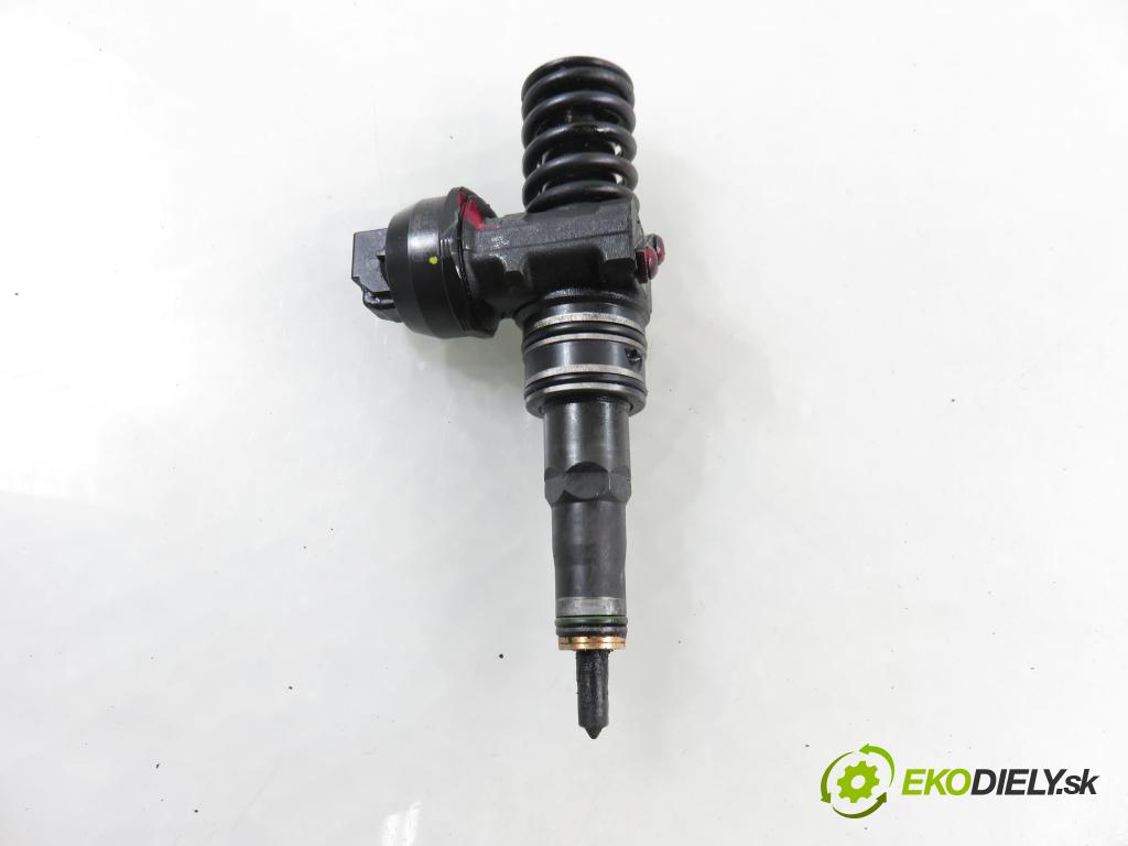 SKODA FABIA I (6Y2) SEDAN 2007 51,00 1.4 TDI - BNM 1422,00 Vstrekovač 045130073T ; 0414720035 (Vstrekovač paliva)