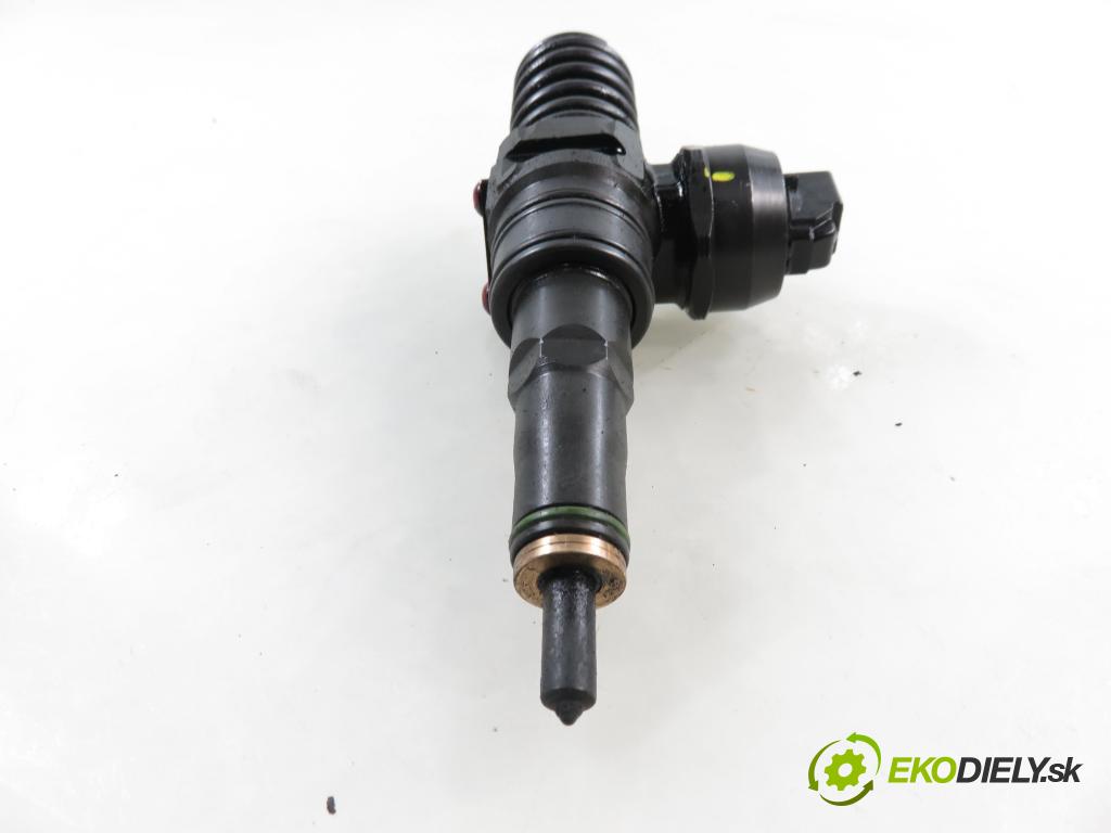 SKODA FABIA I (6Y2) SEDAN 2007 51,00 1.4 TDI - BNM 1422,00 Vstrekovač 045130073T ; 0414720035 (Vstrekovač paliva)