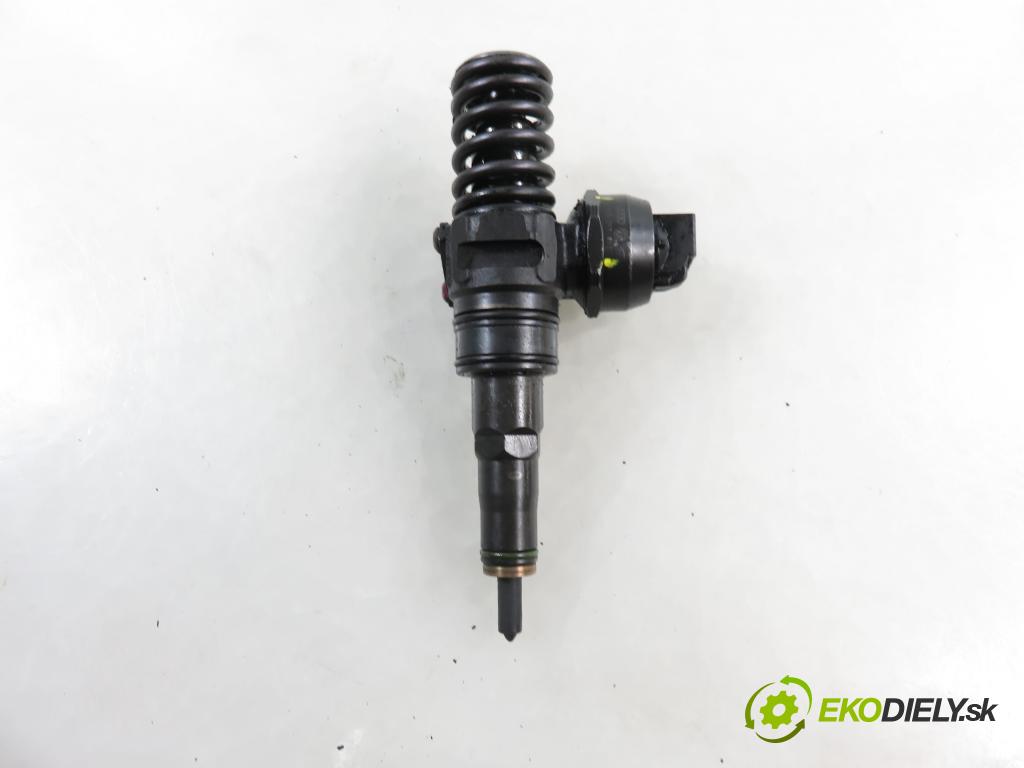 SKODA FABIA I (6Y2) SEDAN 2007 51,00 1.4 TDI - BNM 1422,00 Vstrekovač 045130073T ; 0414720035 (Vstrekovač paliva)