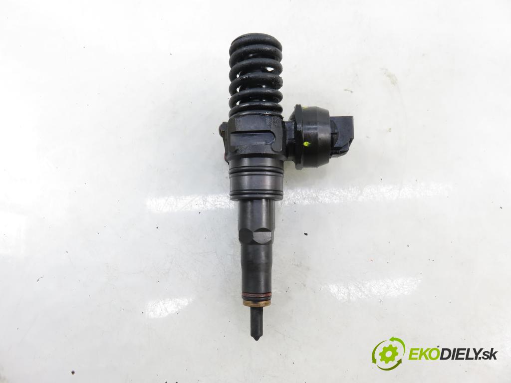 AUDI A4 Avant (8ED, B7) KOMBI 2007 103,00 2.0 TDI - BPW 1968,00 Vstrekovač 038130073BJ ; 0414720229 (Vstrekovač paliva)