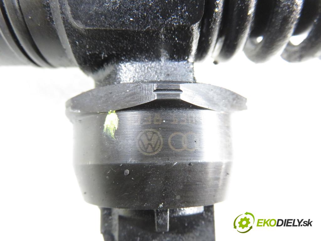 AUDI A4 Avant (8ED, B7) KOMBI 2007 103,00 2.0 TDI - BPW 1968,00 Vstrekovač 038130073BJ ; 0414720229 (Vstrekovač paliva)