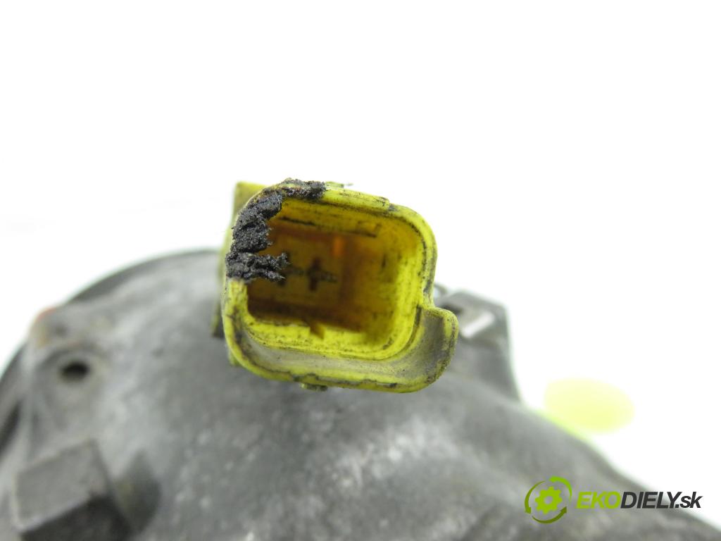 PEUGEOT 307 (3A/C) HB 2004 50,00 1.4 HDi - 8HZ (DV4TD) 1398,00 KOMPRESOR: klimatizace 9648238480 (Kompresor klimatizace)