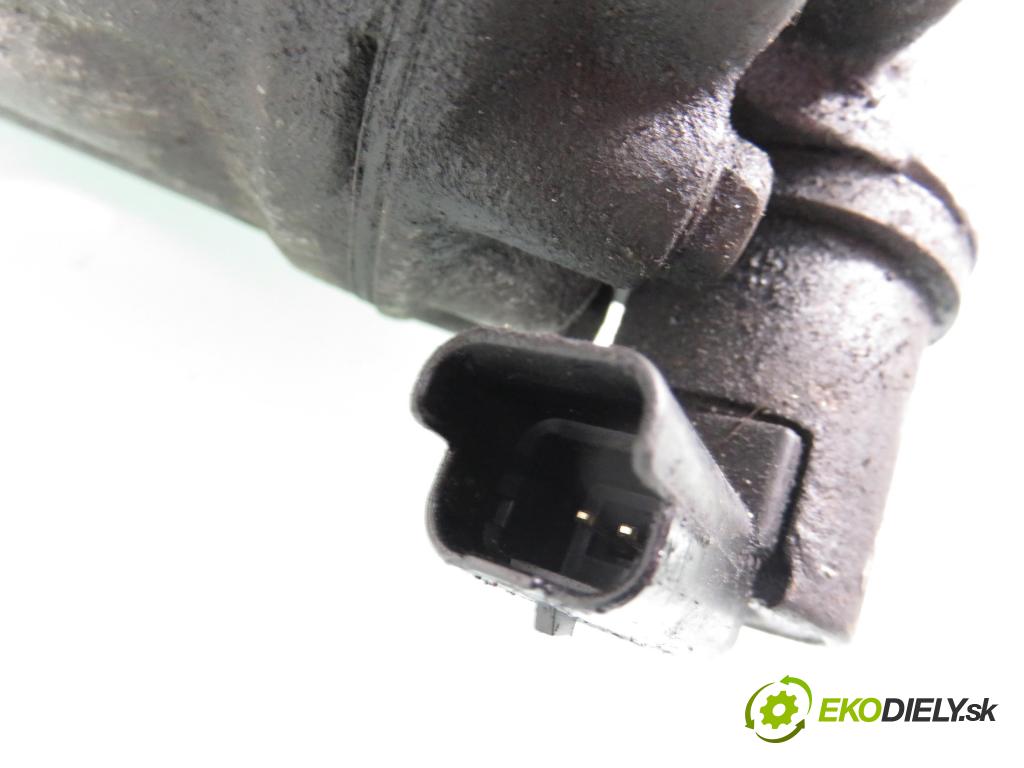 PEUGEOT 307 (3A/C) HB 2004 50,00 1.4 HDi - 8HZ (DV4TD) 1398,00 KOMPRESOR: klimatizace 9648238480 (Kompresor klimatizace)