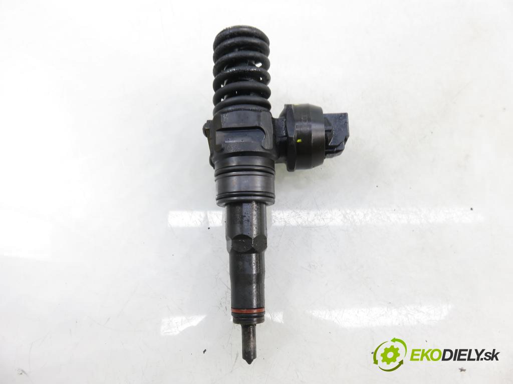 AUDI A4 Avant (8ED, B7) KOMBI 2007 103,00 2.0 TDI - BPW 1968,00 Vstrekovač 038130073BJ ; 0414720229 (Vstrekovač paliva)