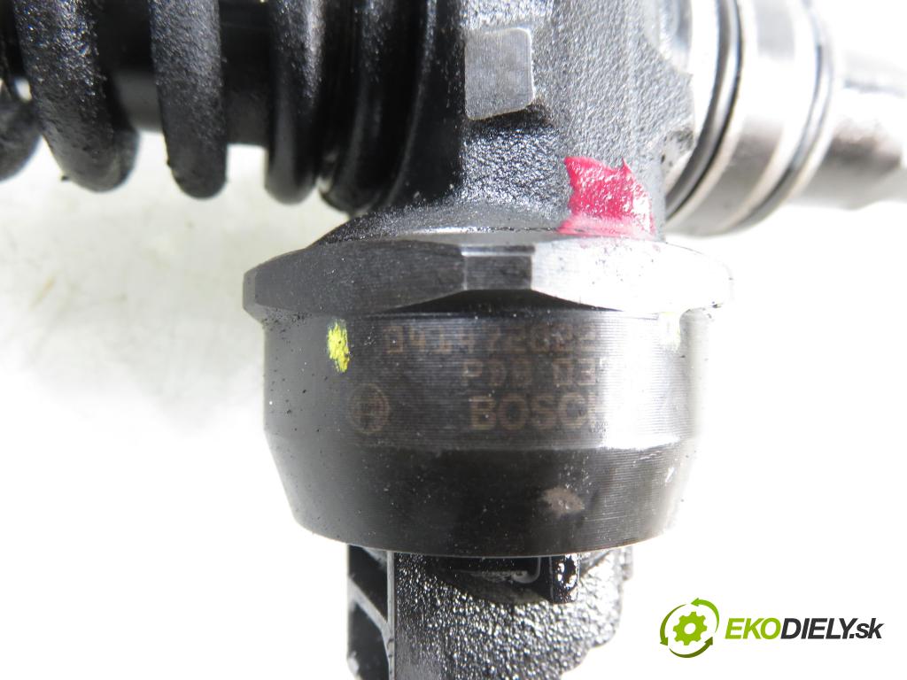 AUDI A4 Avant (8ED, B7) KOMBI 2007 103,00 2.0 TDI - BPW 1968,00 Vstrekovač 038130073BJ ; 0414720229 (Vstrekovač paliva)