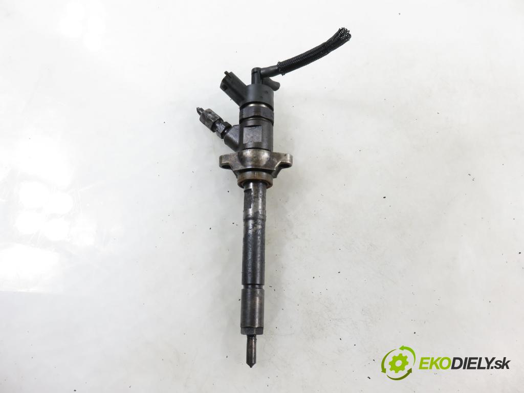 PEUGEOT PARTNER Skrzynia (5_, G_) KOMBIVAN 2008 55,00 1.6 HDi 75 - 9HW (DV6BTED4) 1560,00 vstrekovač 0445110239 (Vstrekovač paliva)