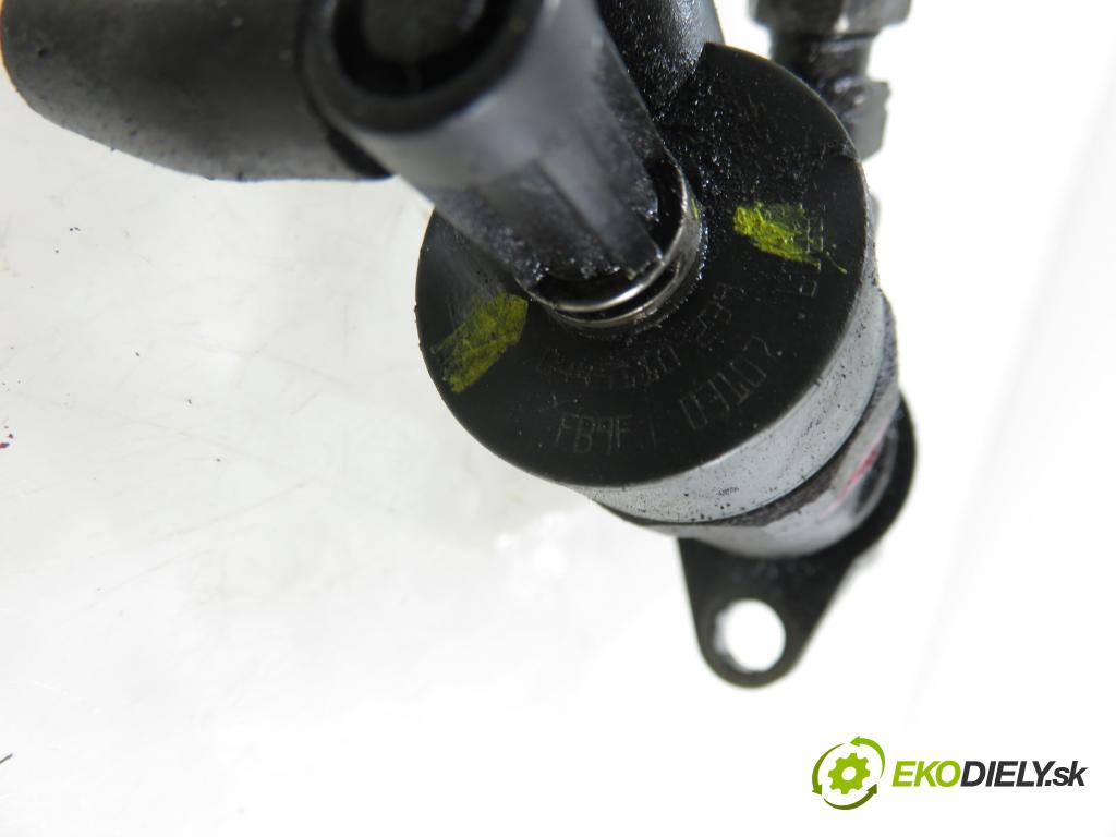 PEUGEOT PARTNER Skrzynia (5_, G_) KOMBIVAN 2008 55,00 1.6 HDi 75 - 9HW (DV6BTED4) 1560,00 vstrekovač 0445110239 (Vstrekovač paliva)