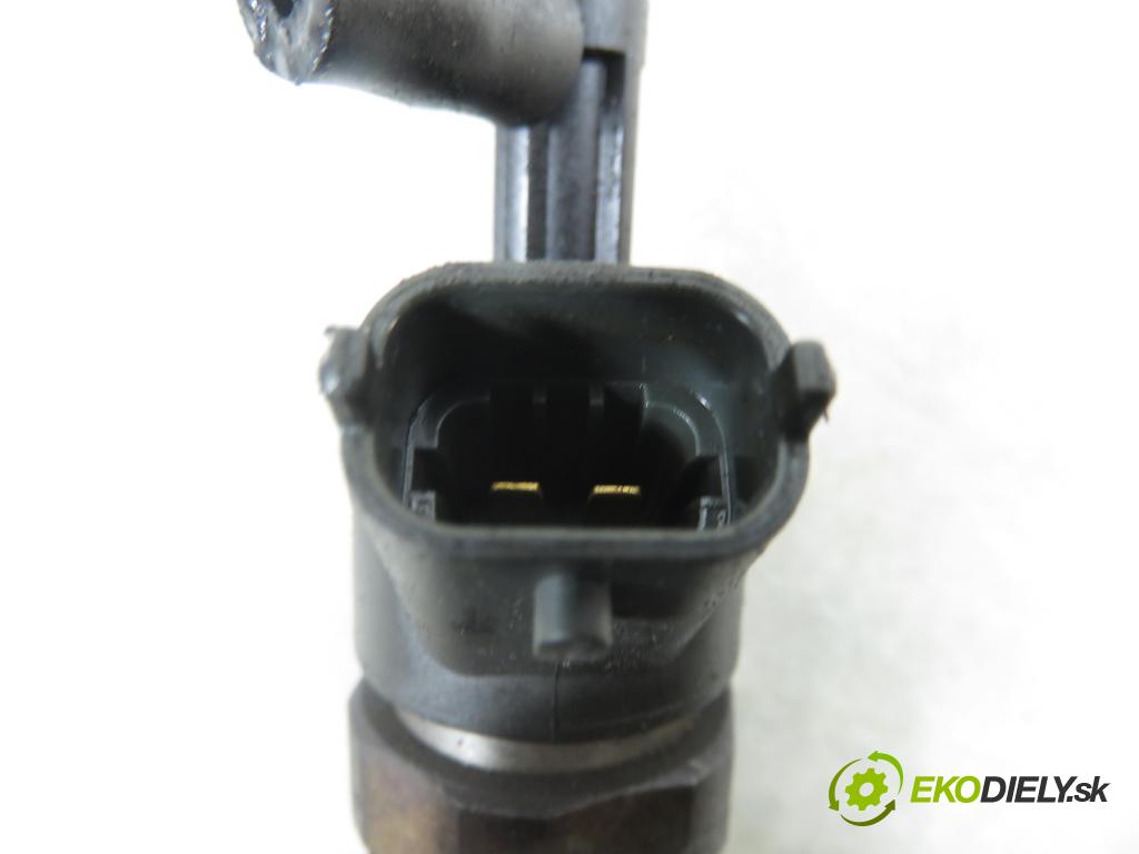 PEUGEOT PARTNER Skrzynia (5_, G_) KOMBIVAN 2008 55,00 1.6 HDi 75 - 9HW (DV6BTED4) 1560,00 vstrekovač 0445110239 (Vstrekovač paliva)