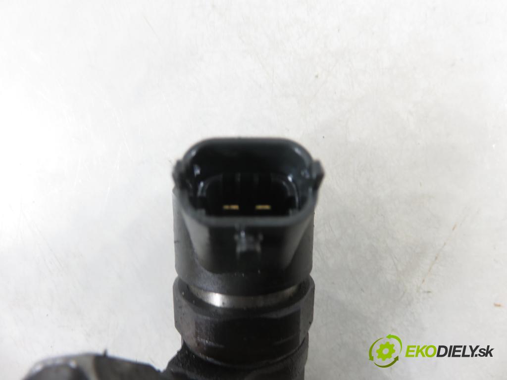 PEUGEOT PARTNER Skrzynia (5_, G_) KOMBIVAN 2008 55,00 1.6 HDi 75 - 9HW (DV6BTED4) 1560,00 vstrekovač 0445110239 (Vstrekovač paliva)