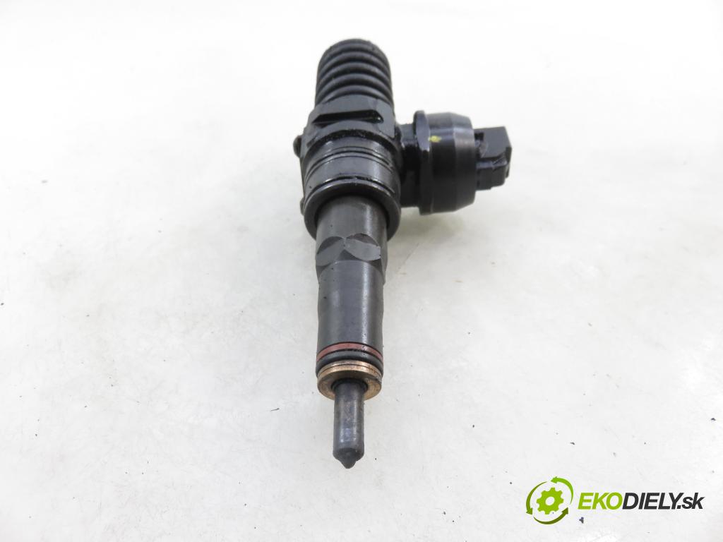 AUDI A4 Avant (8ED, B7) KOMBI 2007 103,00 2.0 TDI - BPW 1968,00 Vstrekovač 038130073BJ ; 0414720229 (Vstrekovač paliva)