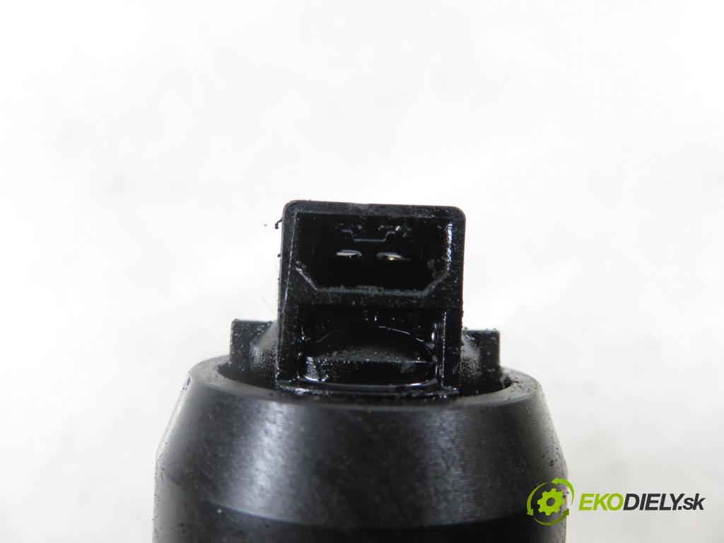 AUDI A4 Avant (8ED, B7) KOMBI 2007 103,00 2.0 TDI - BPW 1968,00 Vstrekovač 038130073BJ ; 0414720229 (Vstrekovač paliva)