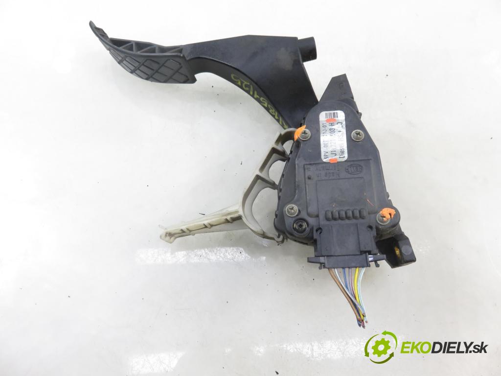 AUDI A3 (8L1) HB 1999 81,00 1.9 TDI 110 - AHF 1896,00 potenciometr plynového pedálu 1J1721503H (Potenciometr plynového pedálu)