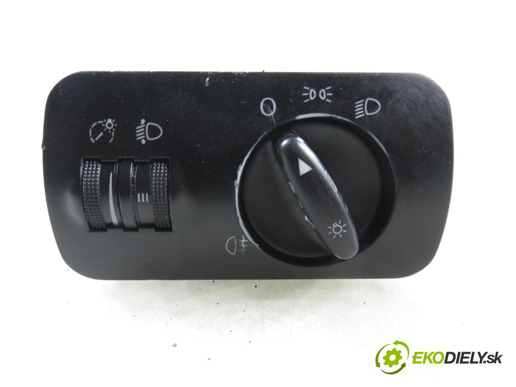 AUDI A3 (8L1) HB 1999 81,00 1.9 TDI 110 - AHF 1896,00 prepínač svetlá 8L1941531E