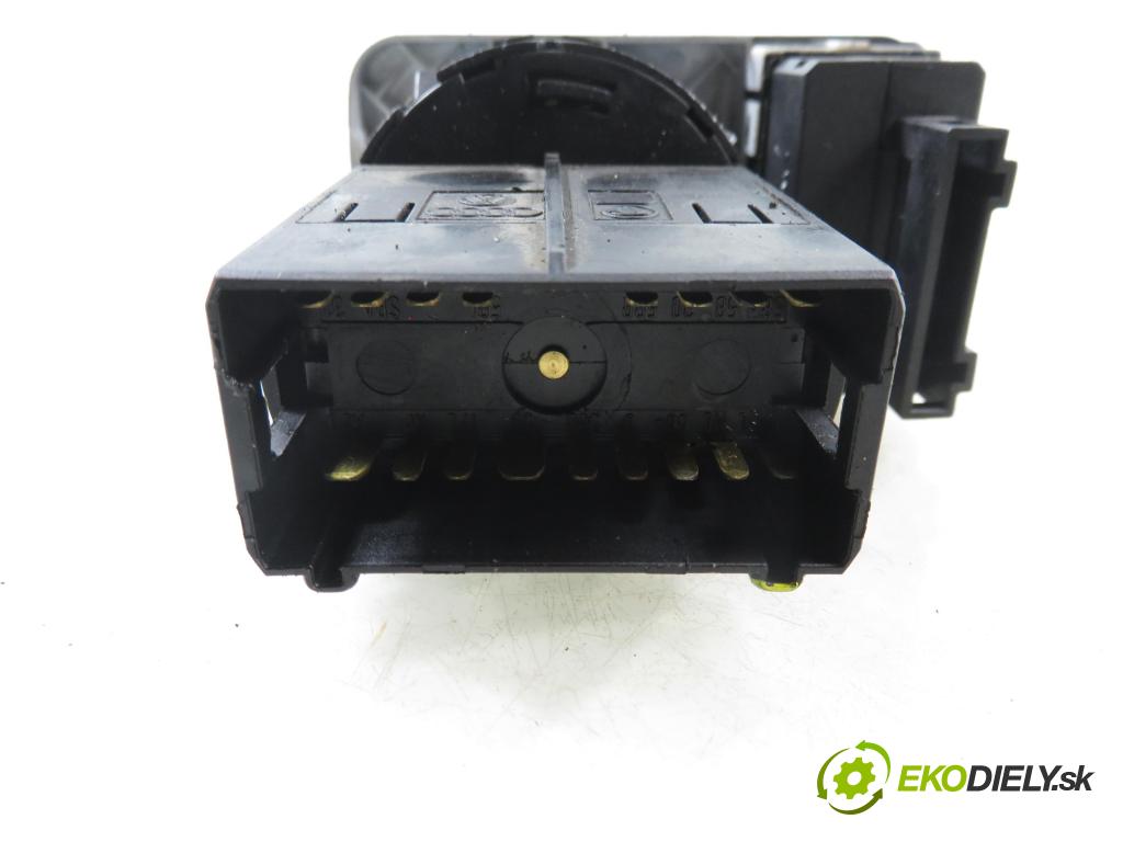 AUDI A3 (8L1) HB 1999 81,00 1.9 TDI 110 - AHF 1896,00 prepínač svetlá 8L1941531E