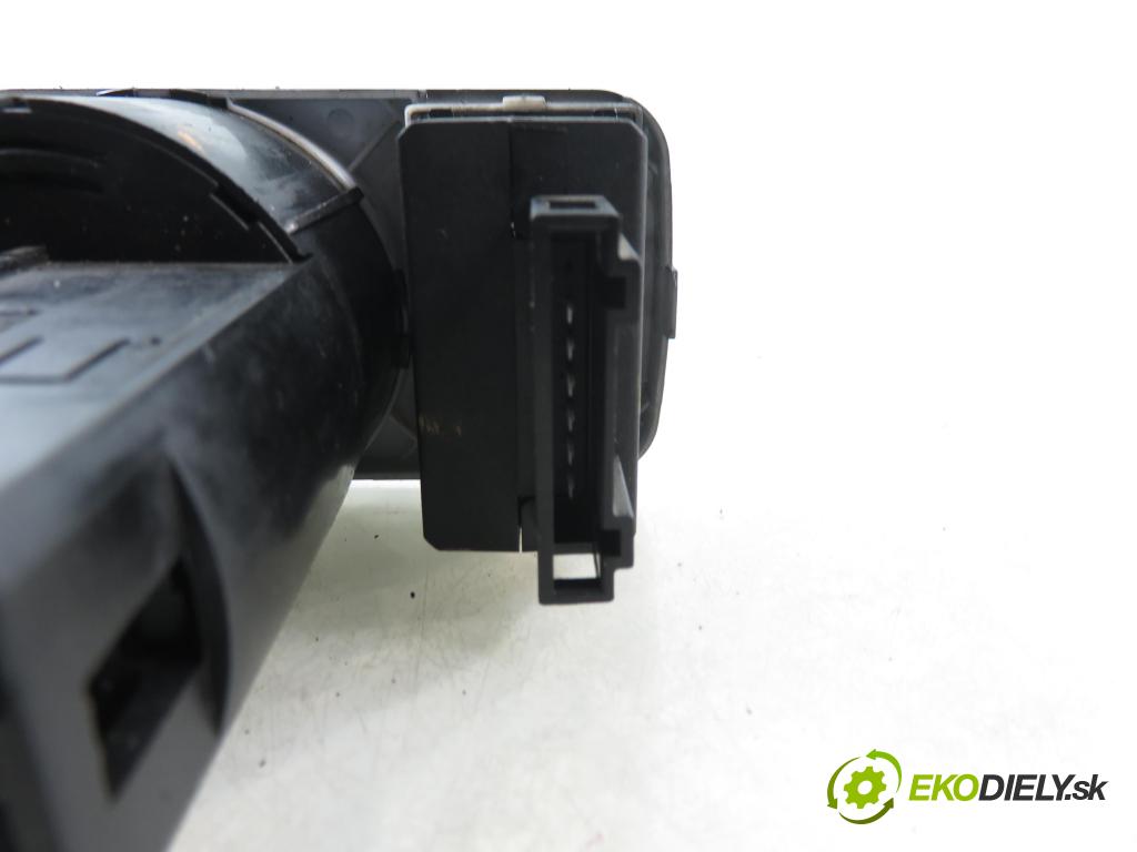 AUDI A3 (8L1) HB 1999 81,00 1.9 TDI 110 - AHF 1896,00 prepínač svetlá 8L1941531E